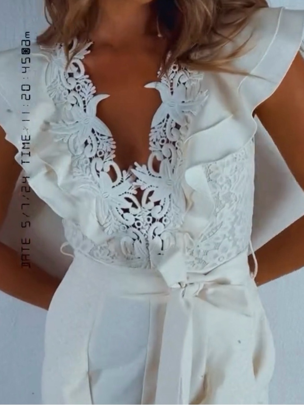 Mulla Jumpsuit Womens Size M Ivory Lace Ruffle Wide-Leg V-Neck Belted bridal - Picture 3 of 14